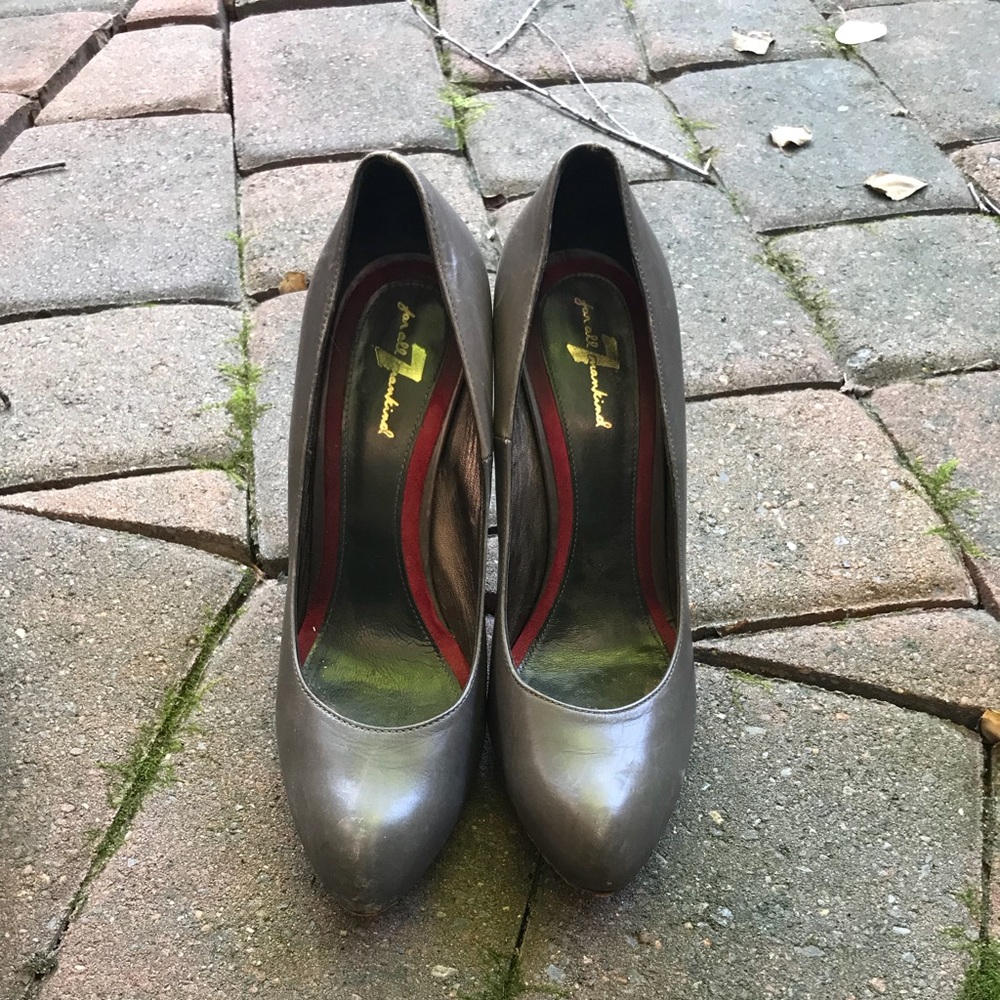 7 for all Mankind grey pumps with wood heel.